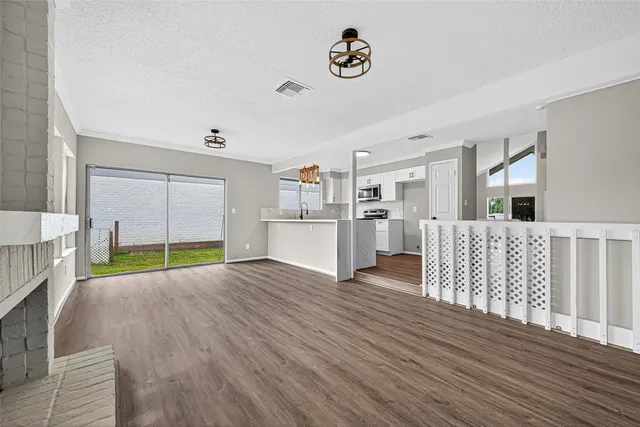 $2,100 | 12623 South Dairy Ashford Road, Houston, TX 77099