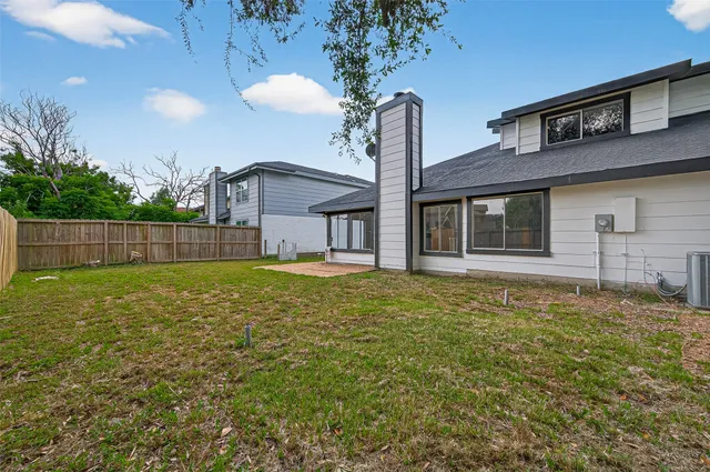 $2,100 | 12623 South Dairy Ashford Road, Houston, TX 77099