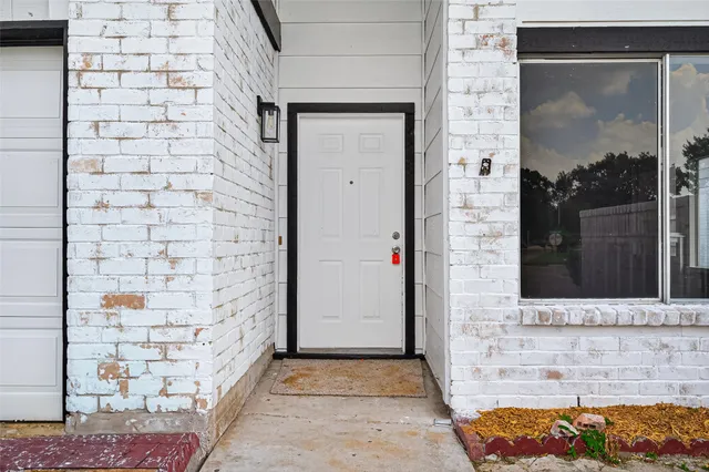 $2,100 | 12623 South Dairy Ashford Road, Houston, TX 77099