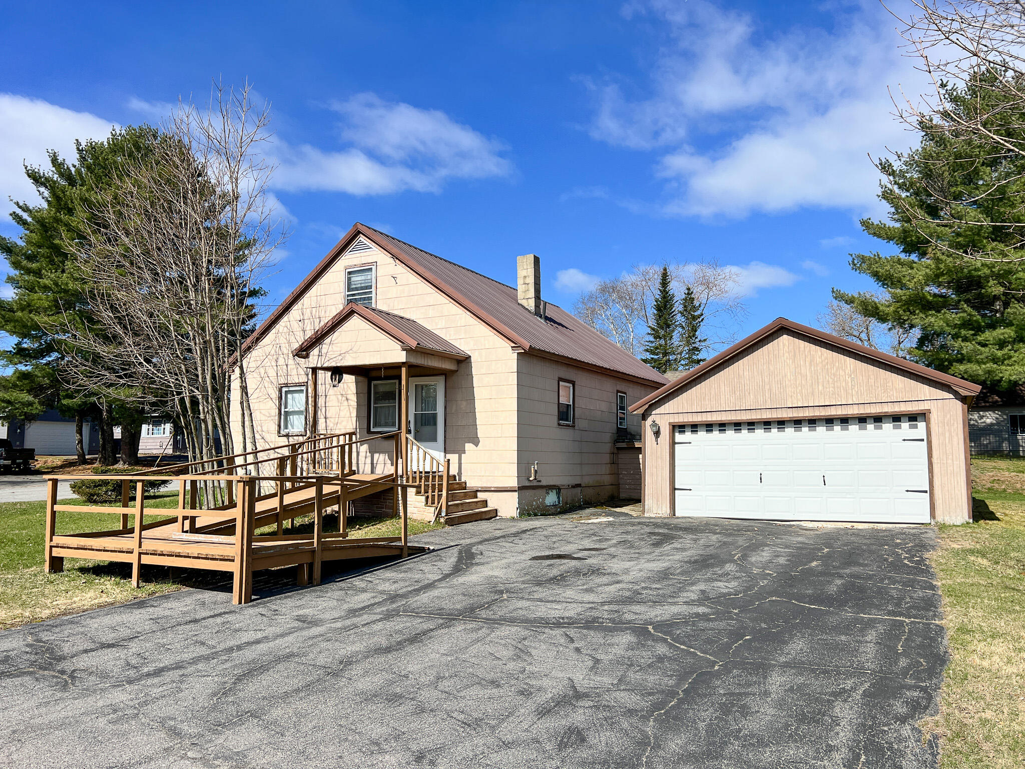 1 High Street East Millinocket, ME 04430 - Photo 2 of 21 2