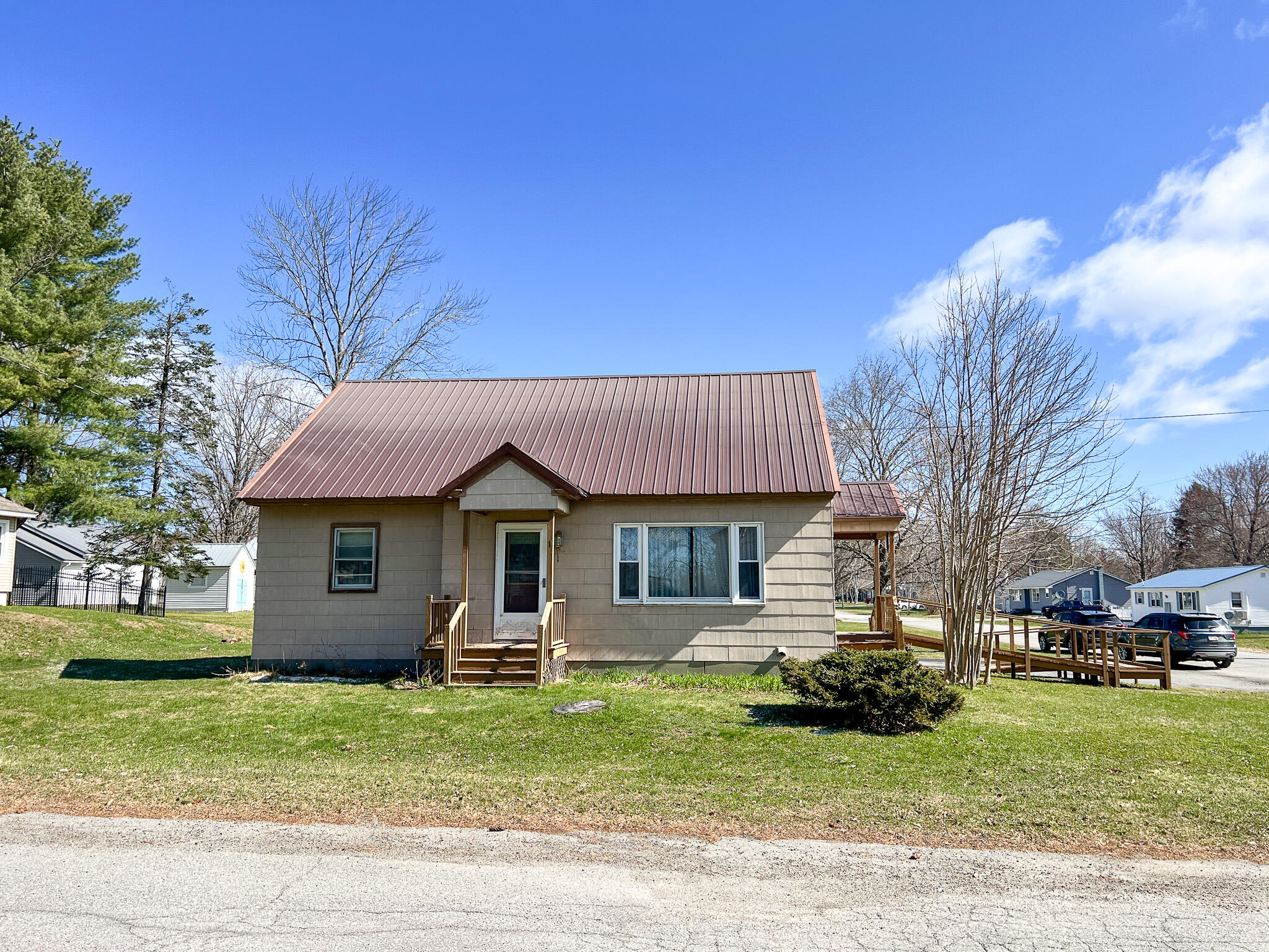 1 High Street East Millinocket, ME 04430 - Photo 4 of 21 4