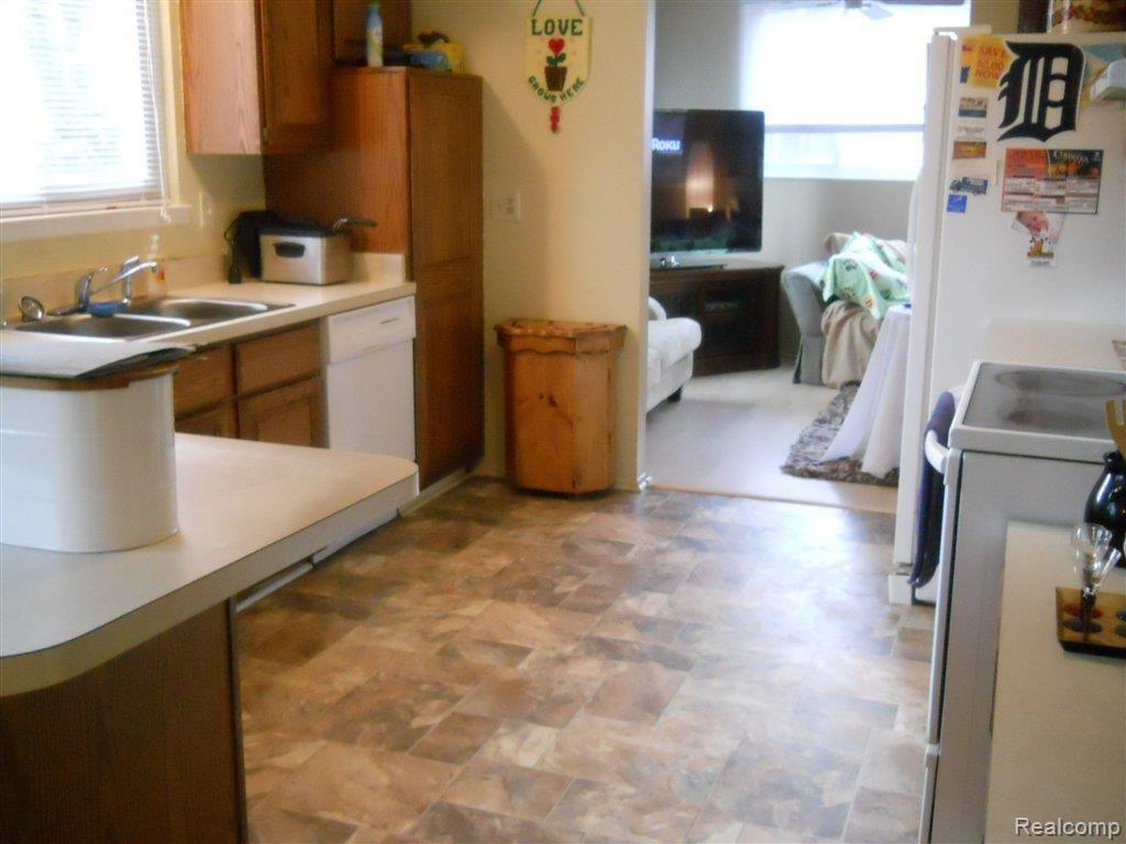 1751 Middle Trail Road Walled Lake, MI 48390 - Photo 24 of 24 042.JPG