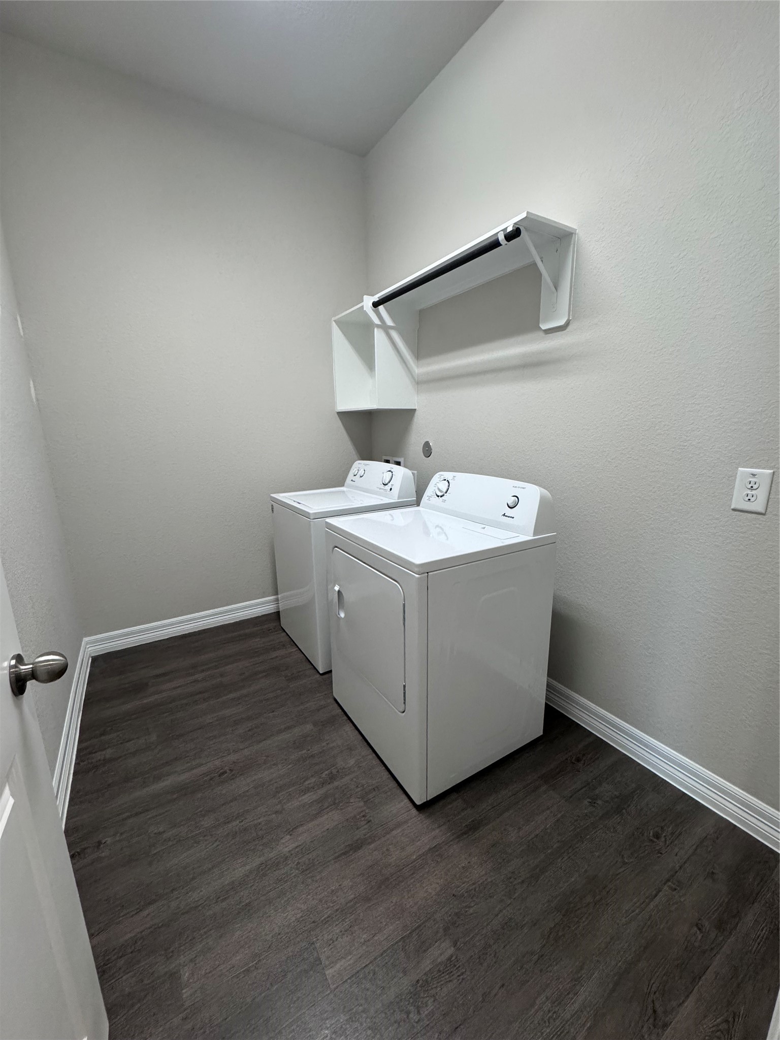 11014 Cres Light Way Houston, TX 77043 - Photo 16 of 19