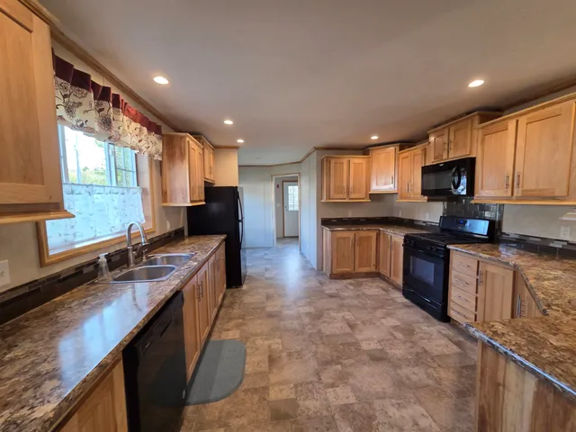 $169,000 | 41 Lunar Drive, Canaan, NH 03741