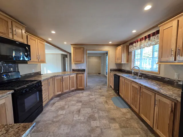 $169,000 | 41 Lunar Drive, Canaan, NH 03741