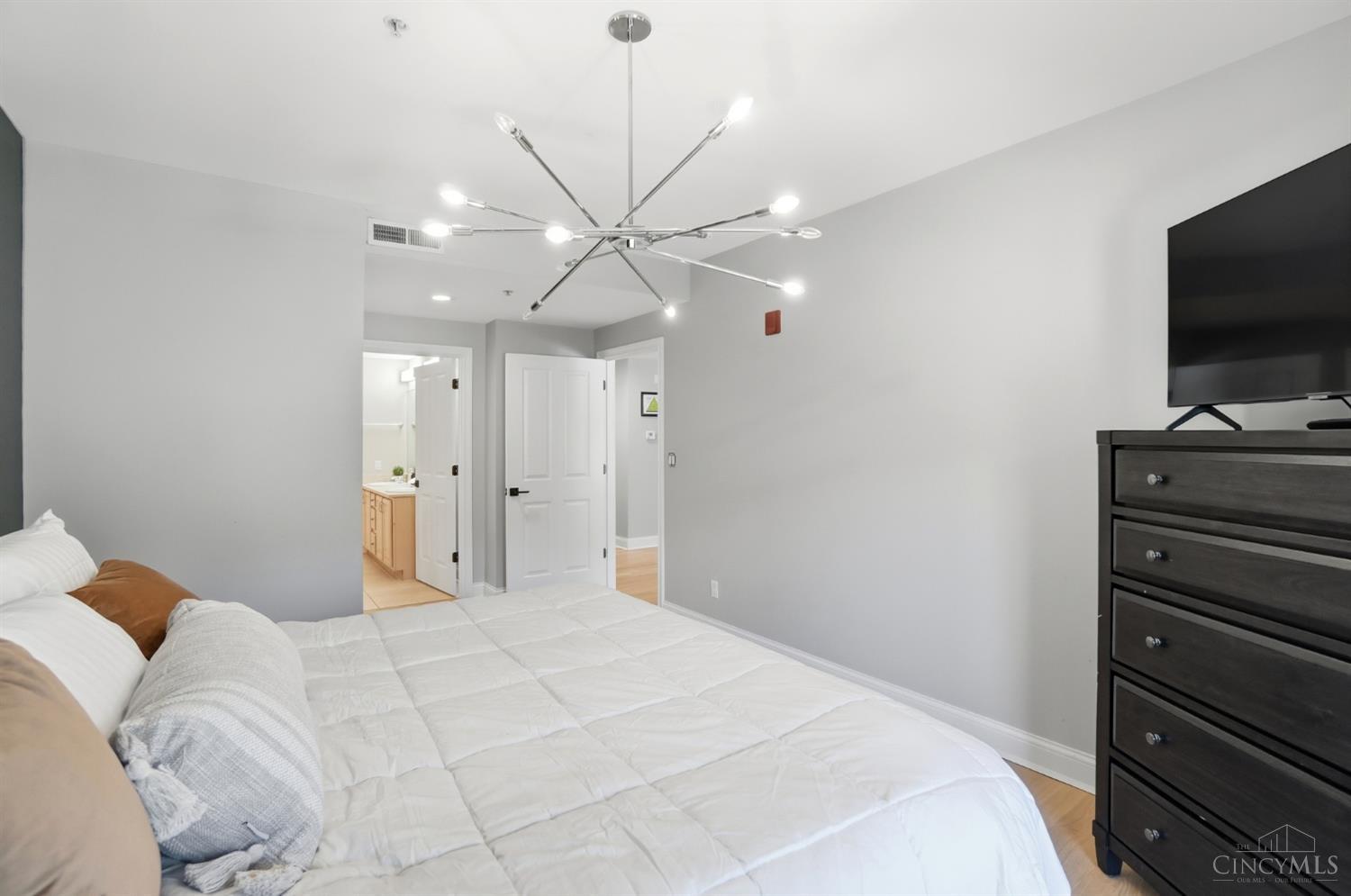 2235 Riverside Drive, Unit 306 Cincinnati, OH 45202 - Photo 19 of 59