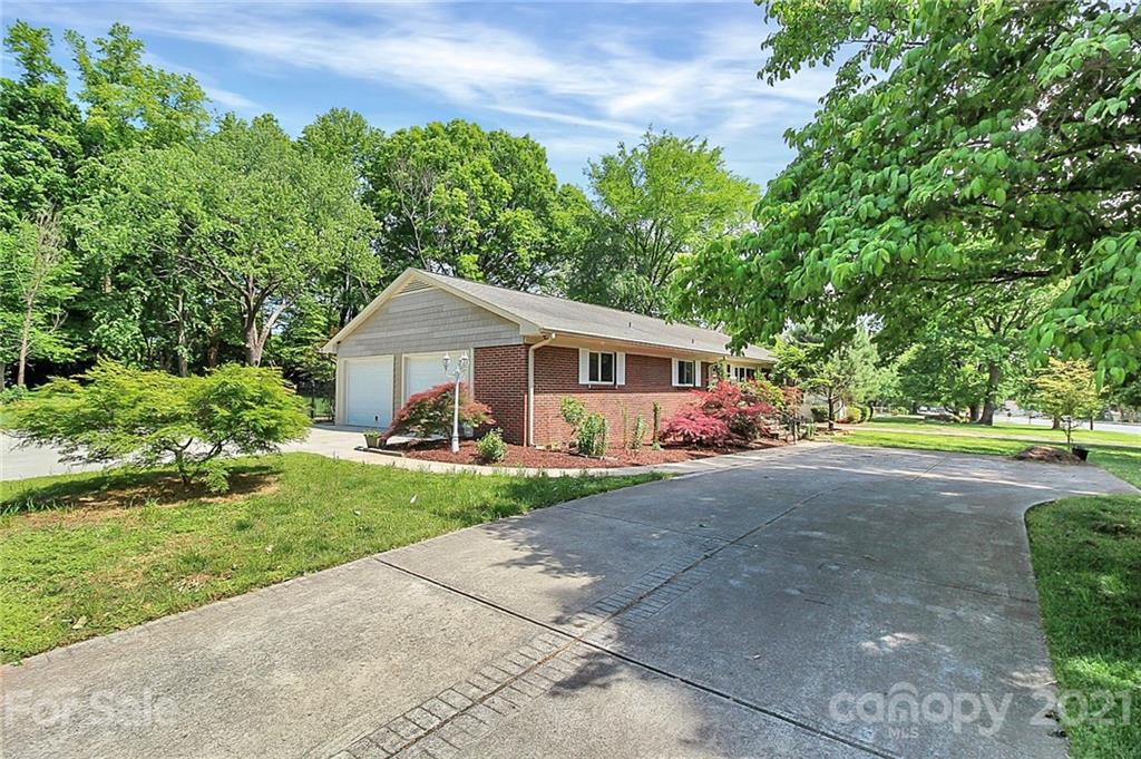 7501 Monroe Road Charlotte, NC 28212 - Photo 3 of 26 Gallery Image 3