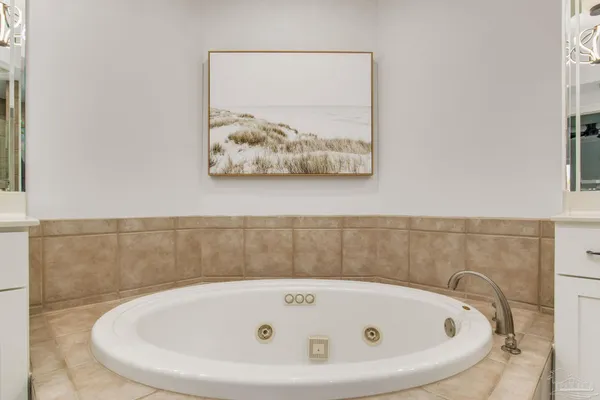 $3,000 | 612 Lost Key Drive, Unit 205B, Pensacola, FL 32507