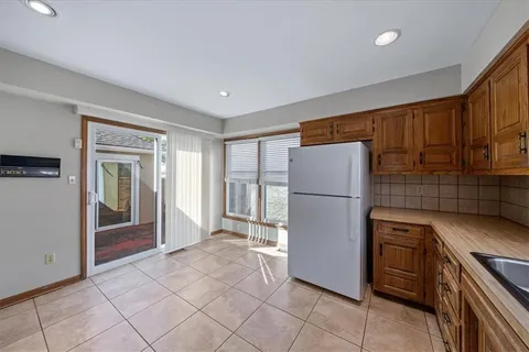 $310,000 | 9736 Nieman Place, Overland Park, KS 66214