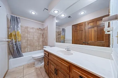 $310,000 | 9736 Nieman Place, Overland Park, KS 66214