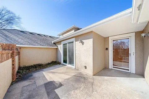 $310,000 | 9736 Nieman Place, Overland Park, KS 66214