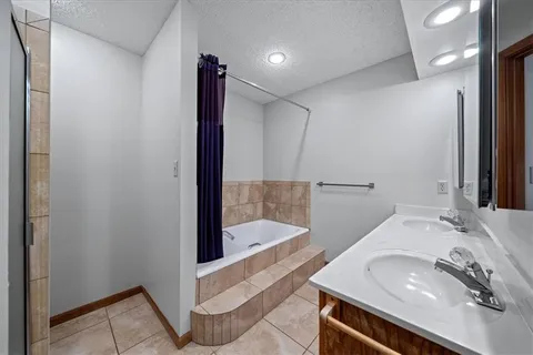 $310,000 | 9736 Nieman Place, Overland Park, KS 66214