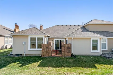 $310,000 | 9736 Nieman Place, Overland Park, KS 66214