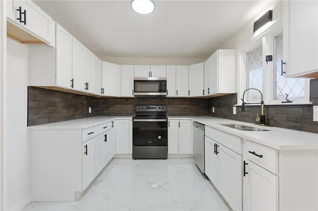 $295,000 | 9809 East 82nd Terrace, Raytown, MO 64138