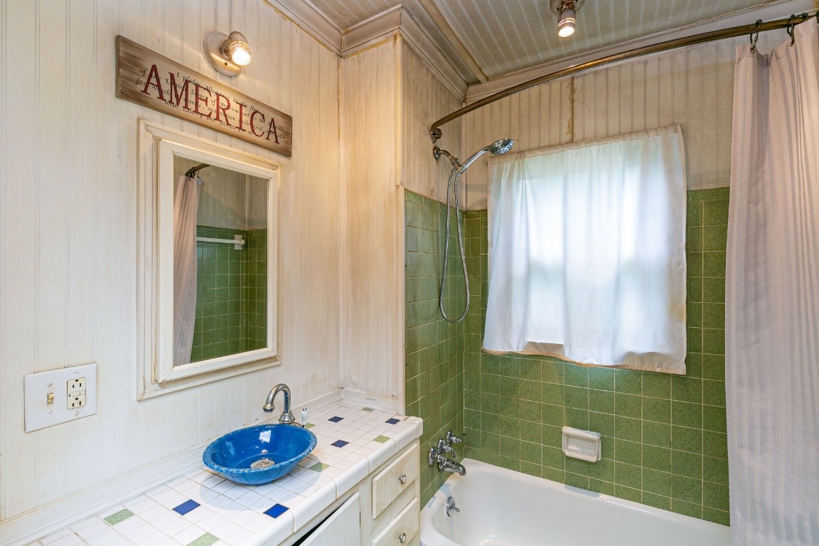 298 Franklin Road Lebanon, TN 37087 - Photo 17 of 34 a bathroom with a sink and a mirror