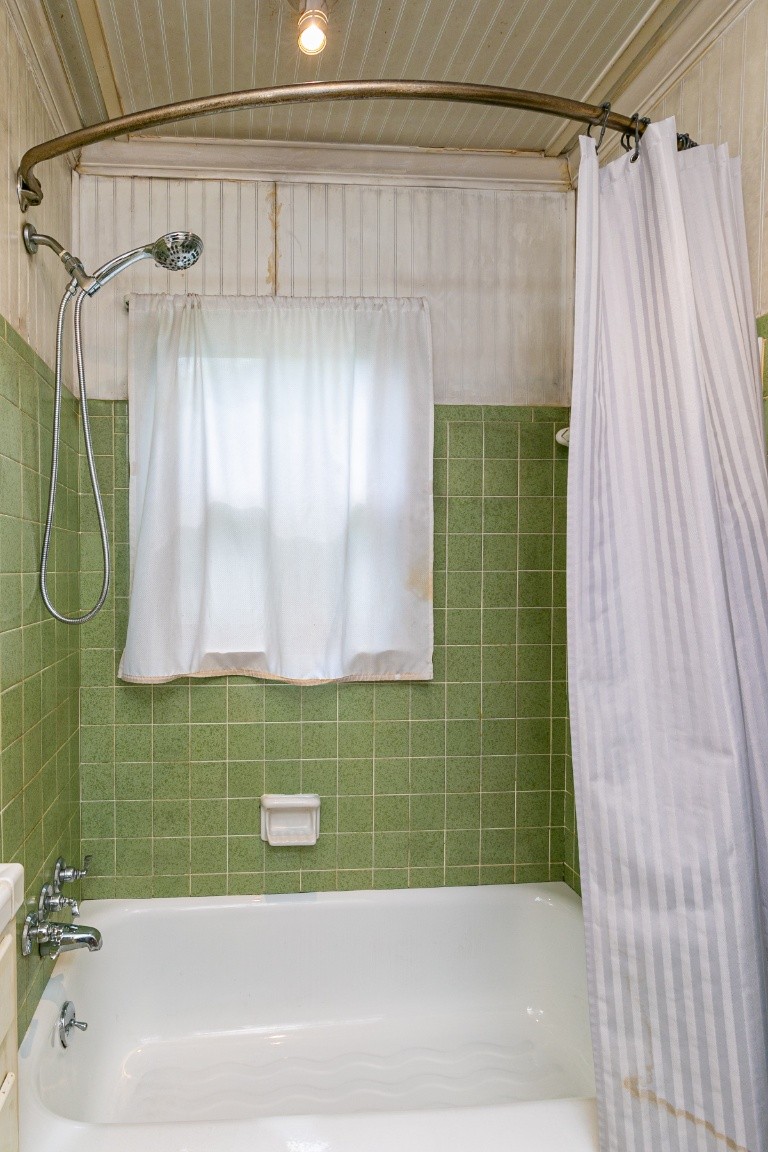 298 Franklin Road Lebanon, TN 37087 - Photo 18 of 34 a bathroom with a shower and a bathtub
