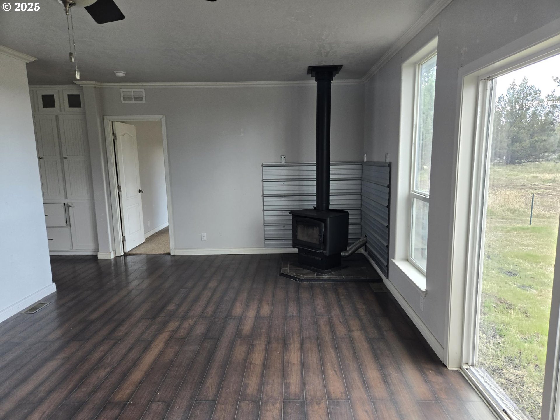 9290 Southwest 3115th Road Culver, OR 97734 - Photo 8 of 21 a view of entryway with wooden floor