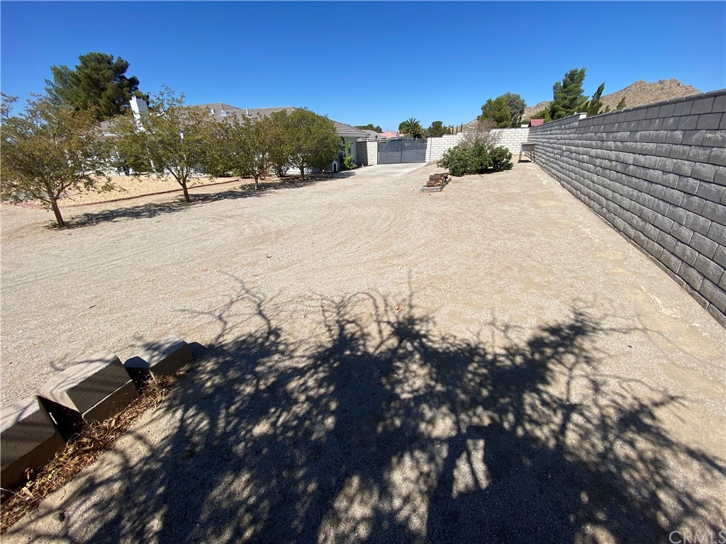 16635 Wintun Road Apple Valley, CA 92307 - Photo 36 of 46