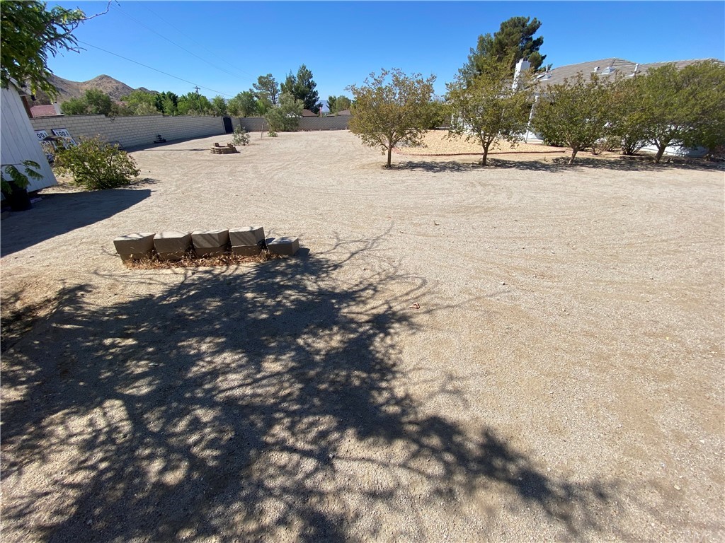 16635 Wintun Road Apple Valley, CA 92307 - Photo 37 of 46