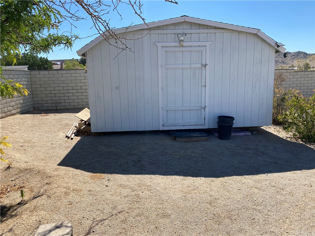 16635 Wintun Road Apple Valley, CA 92307 - Photo 40 of 46