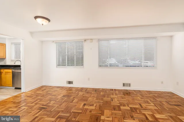 a view of empty room with window