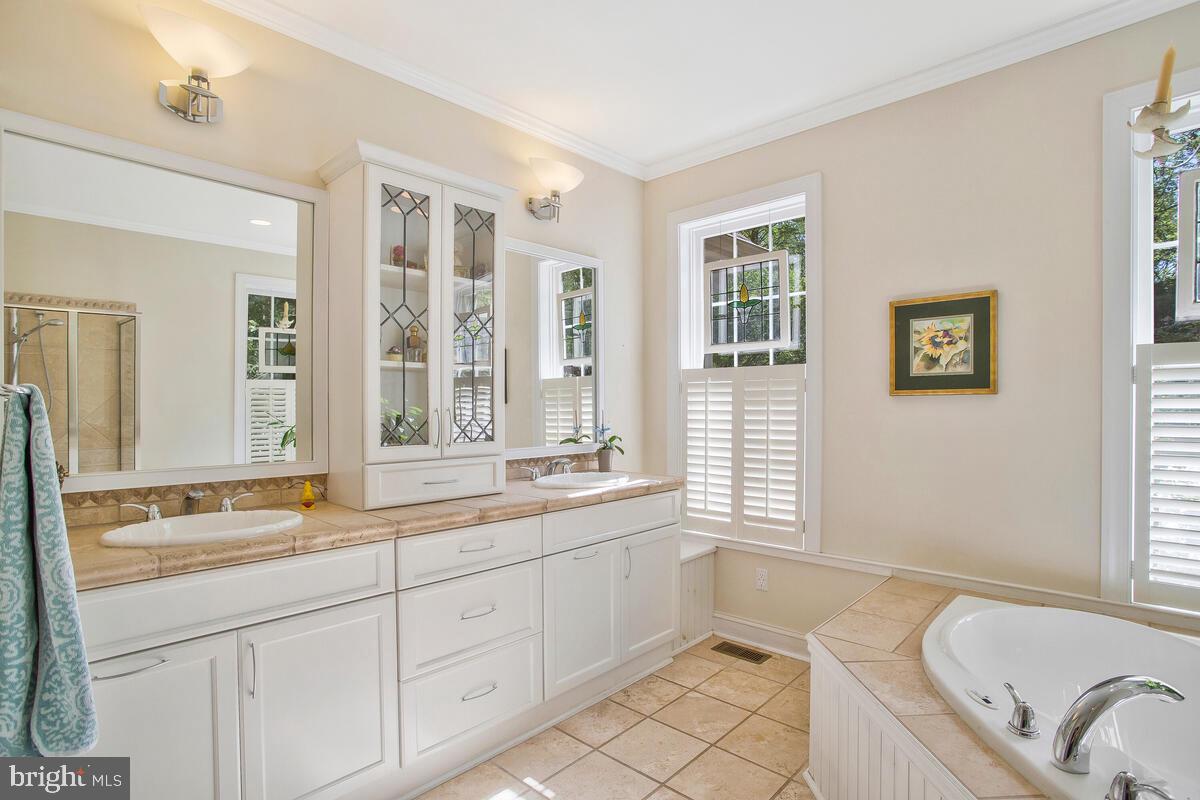 532 Epping Forest Road Annapolis, MD 21401 - Photo 25 of 62 Primary Bath