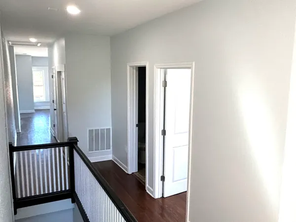 $2,100 | 224 East Cass Street, Unit PH, Joliet, IL 60432