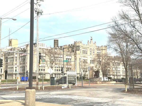$2,100 | 224 East Cass Street, Unit PH, Joliet, IL 60432