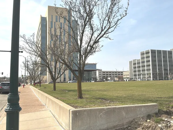 $2,100 | 224 East Cass Street, Unit PH, Joliet, IL 60432