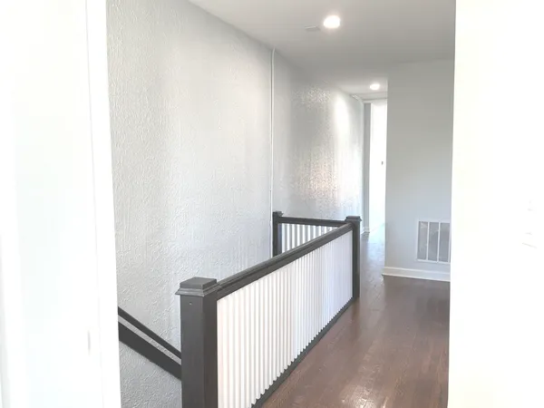 $2,100 | 224 East Cass Street, Unit PH, Joliet, IL 60432