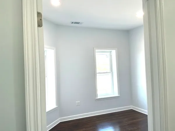 $2,100 | 224 East Cass Street, Unit PH, Joliet, IL 60432