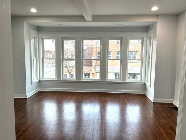 $2,100 | 224 East Cass Street, Unit PH, Joliet, IL 60432