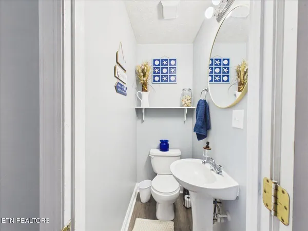 $208,000 | 23 Castleford Way, Middlesboro, KY 40965