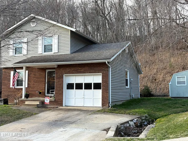 $208,000 | 23 Castleford Way, Middlesboro, KY 40965