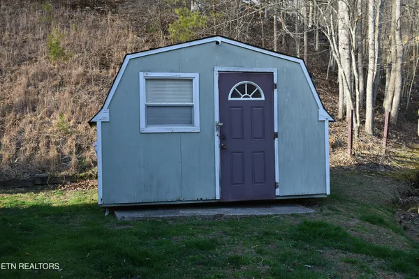 $208,000 | 23 Castleford Way, Middlesboro, KY 40965