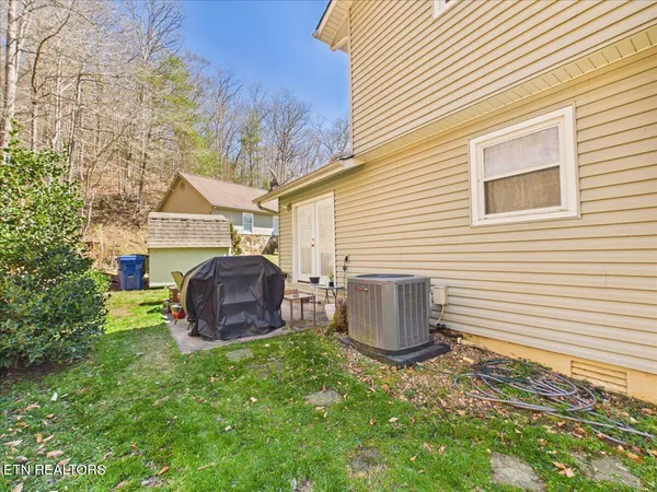 $208,000 | 23 Castleford Way, Middlesboro, KY 40965