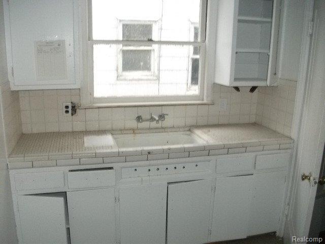 11873 Riad Street Detroit, MI 48224 - Photo 9 of 10 DSCF1528.JPG