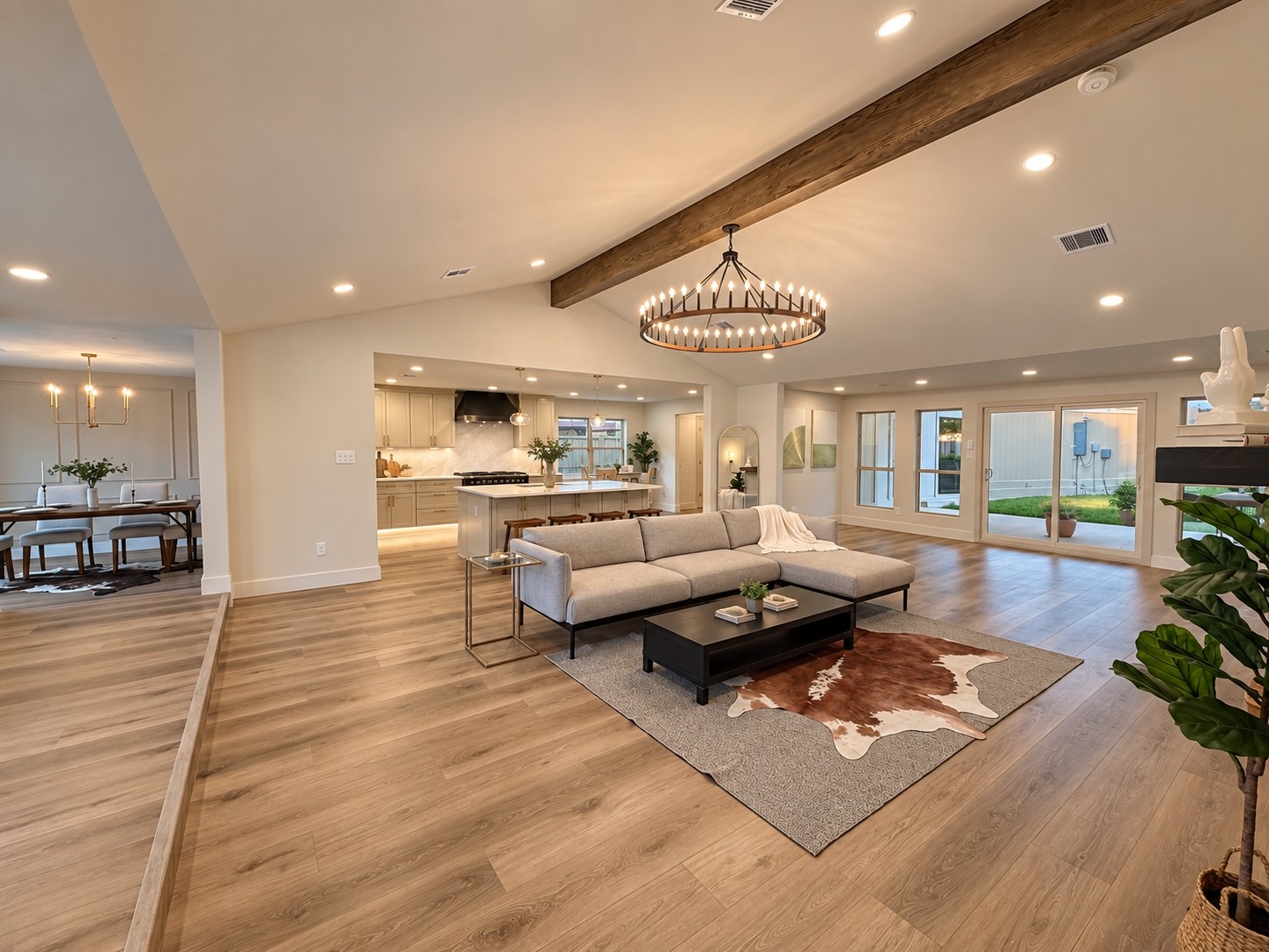 1031 Richelieu Lane Houston, TX 77018 - Photo 9 of 29 Grand and miraculous space for living and entertaining