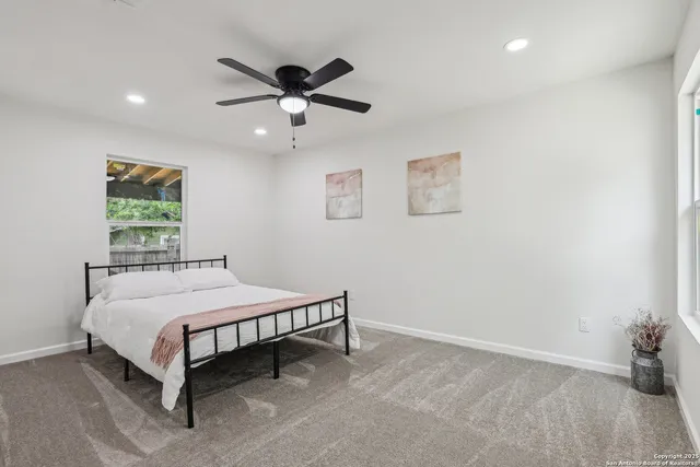 $469,900 | 333 South Mesquite Avenue, New Braunfels, TX 78130