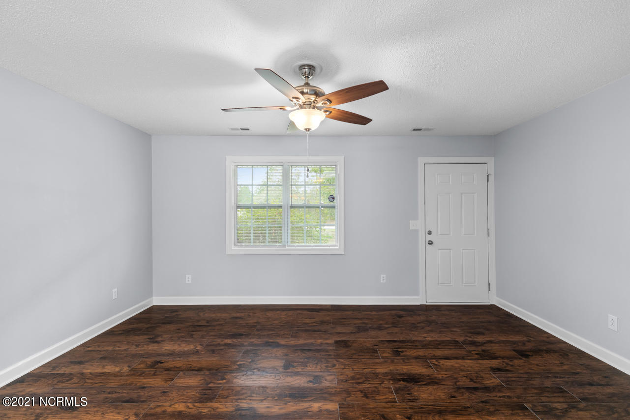 549 Sand Ridge Road Hubert, NC 28539 - Photo 5 of 28 5