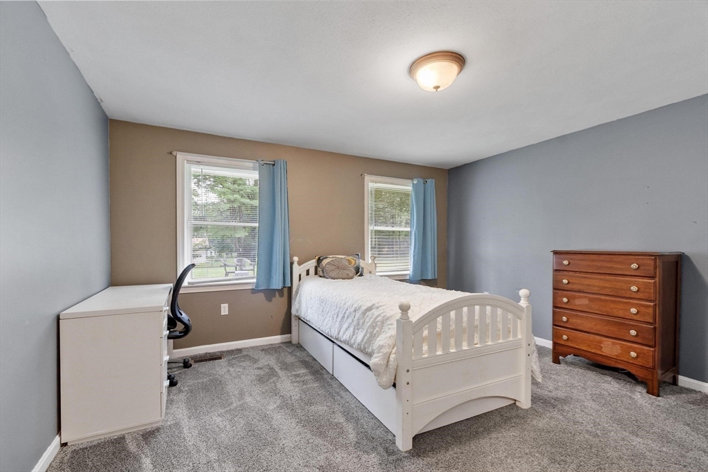17 Parlee Road Chelmsford, MA 01824 - Photo 11 of 42