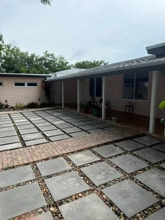 $2,550 | 2016 Northeast 14th Court, Unit 1, Fort Lauderdale, FL 33304