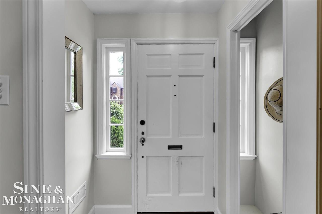 764 Lincoln Road Grosse Pointe, MI 48230 - Photo 3 of 45 50076497-2.JPG