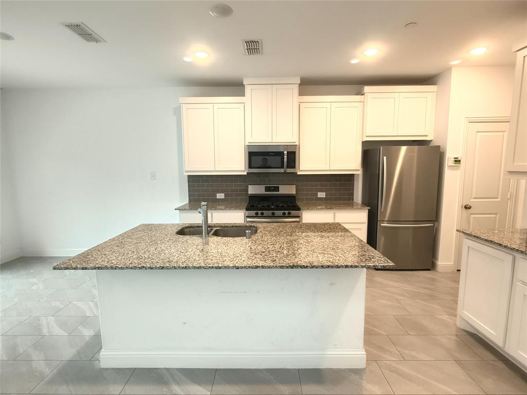 979 Emil Place Allen, TX 75013 - Photo 6 of 31