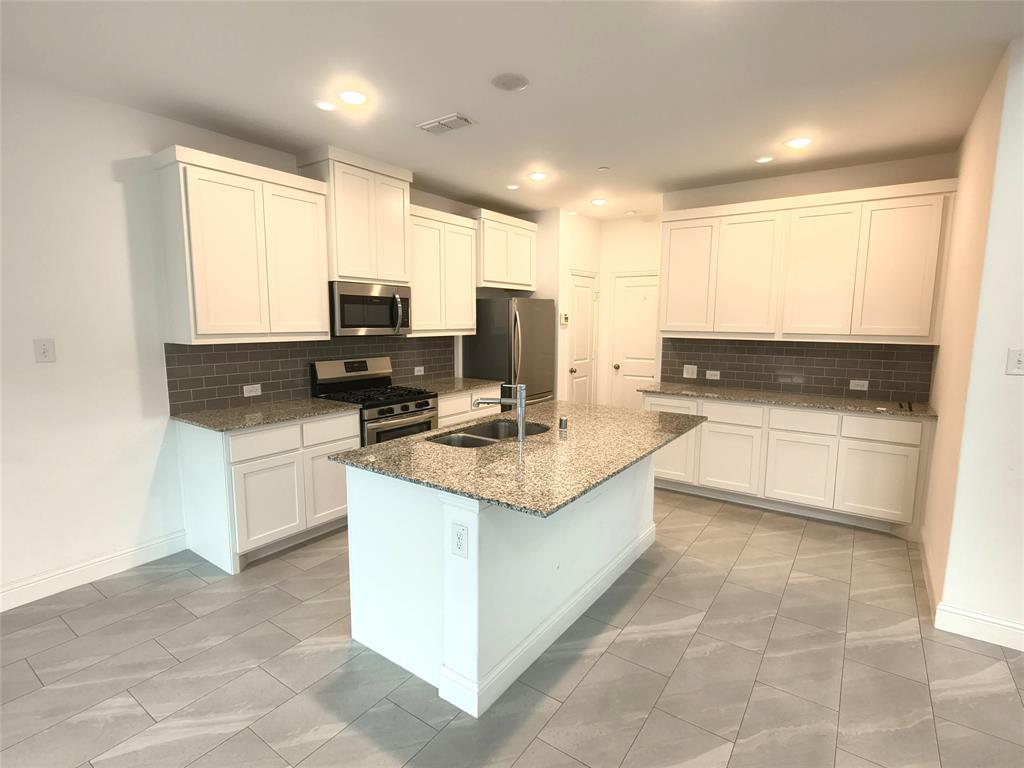 979 Emil Place Allen, TX 75013 - Photo 7 of 31
