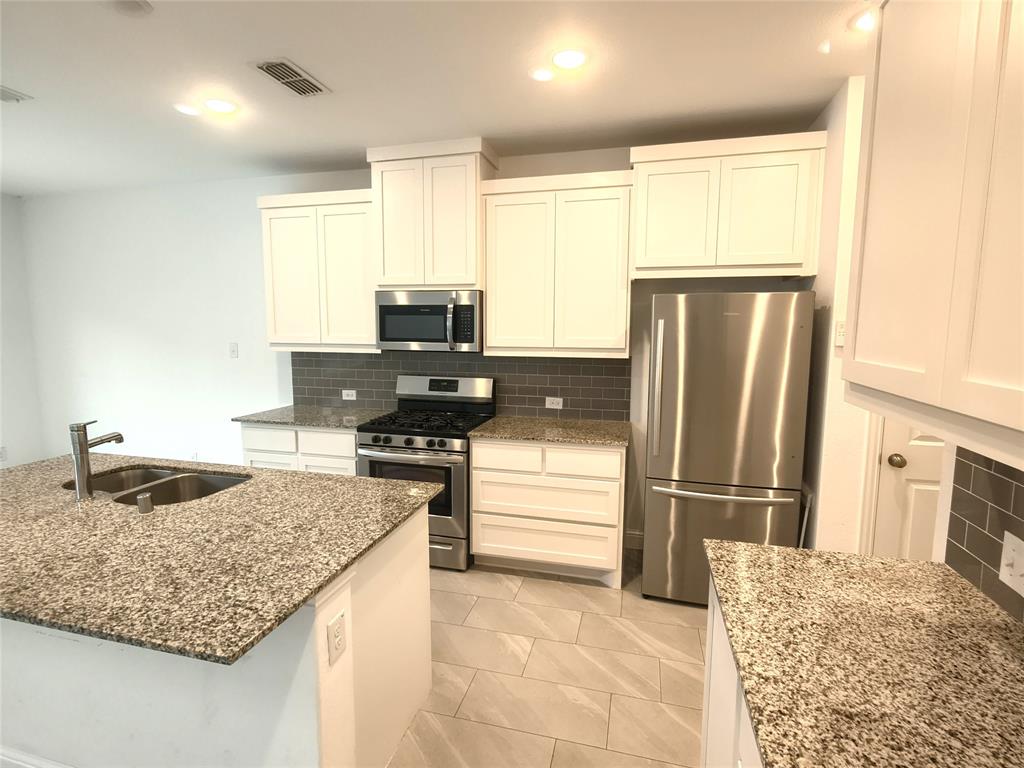 979 Emil Place Allen, TX 75013 - Photo 8 of 31