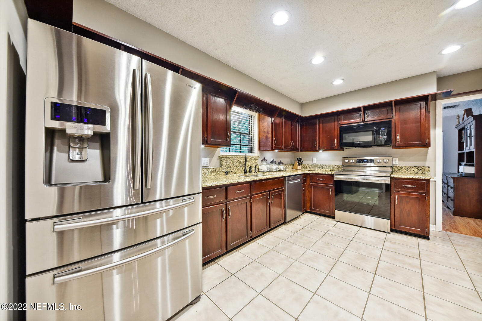 15003 Wade Road Jacksonville, FL 32218 - Photo 12 of 28 011_1600x1067_mls_1600x1067