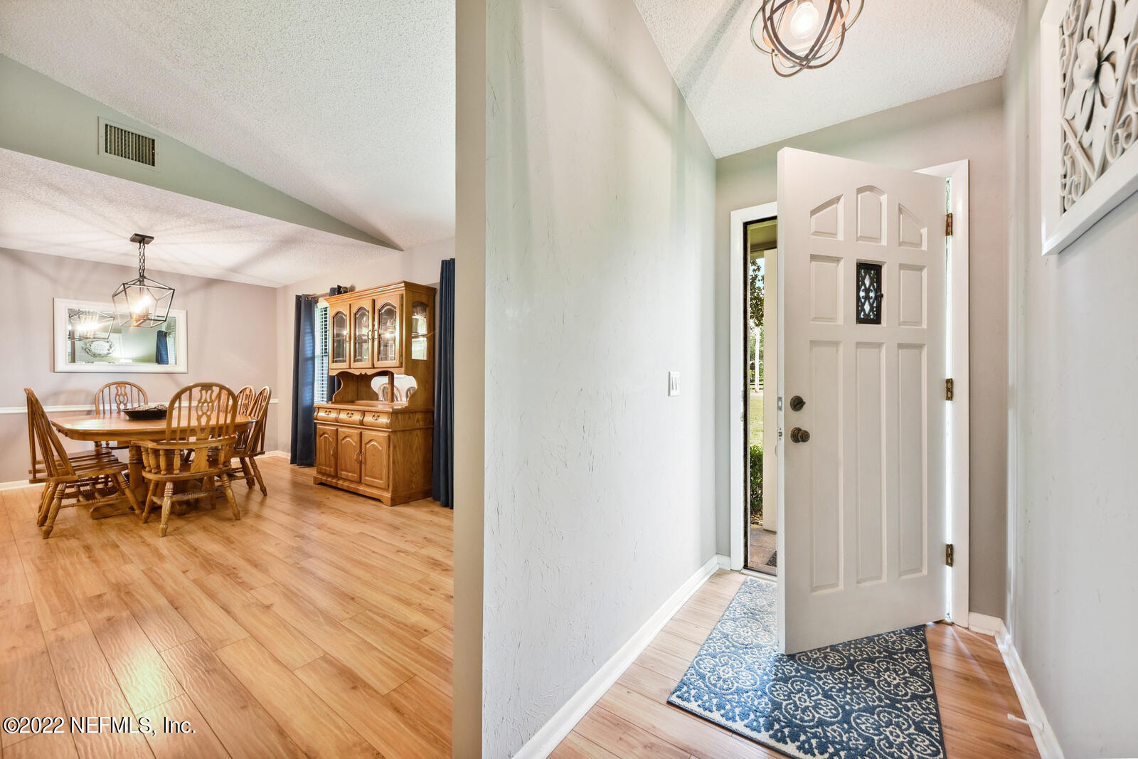 15003 Wade Road Jacksonville, FL 32218 - Photo 5 of 28 006_1600x1067_mls_1600x1067