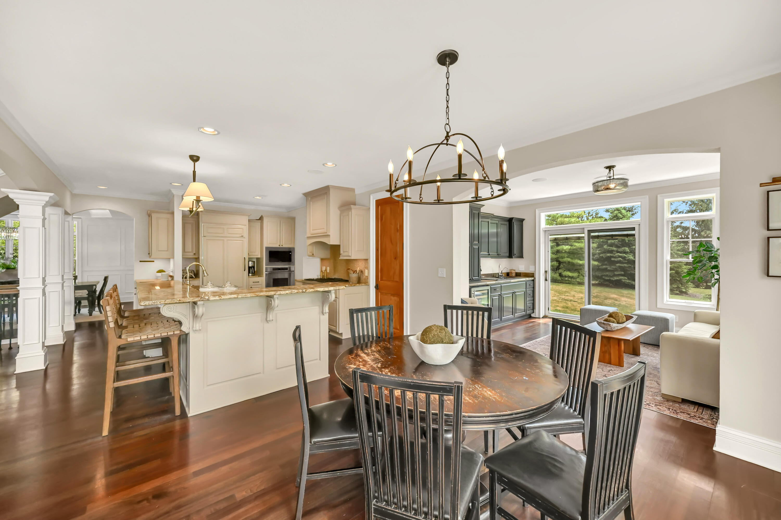 14165 North Pine Bluff Road Mequon, WI 53097 - Photo 8 of 60 DZ14165-24