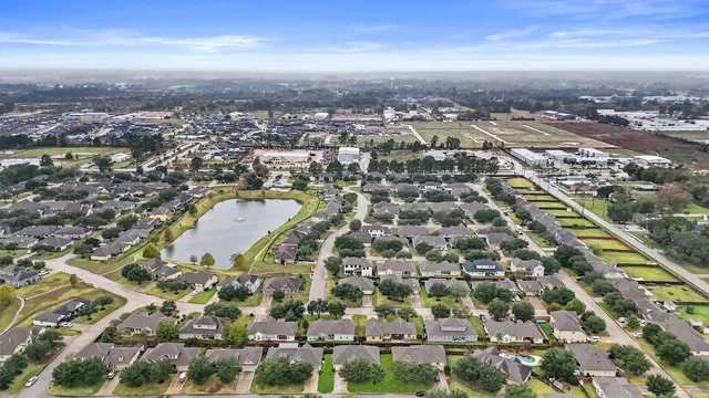 $2,100 | 22403 Pebble Falls Lane, Tomball, TX 77375